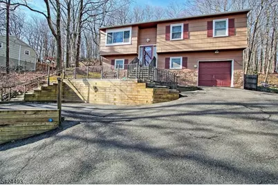 142 Valley View Dr, Rockaway Township, NJ 07866 - Photo 2
