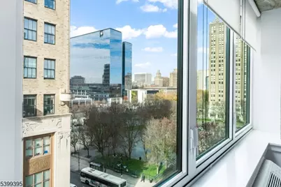 10 Commerce Court #9F, Newark, NJ 07102 - Photo 10