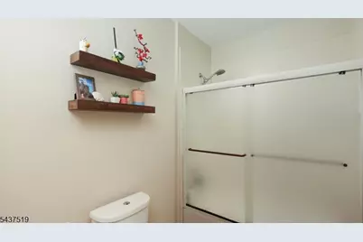 1209 Summit Ave #405, Jersey City, NJ 07307 - Photo 14