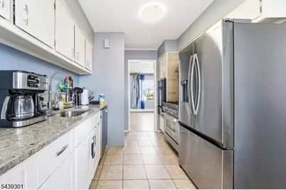 2530 Stillwell Rd, Union Township, NJ 07083 - Photo 8