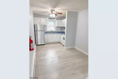 365 Bloomfield Ave #2B, Verona, NJ 07044 - Photo 2