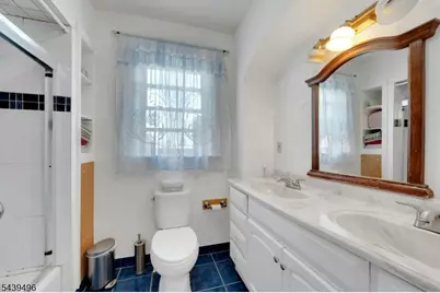 541 Page Ave, Lyndhurst Township, NJ 07071 - Photo 14