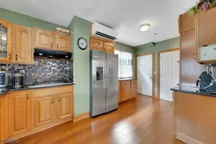541 Page Ave, Lyndhurst Township, NJ 07071 - Photo 10