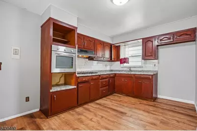 51 Tremont Ter, Irvington, NJ 07111 - Photo 12