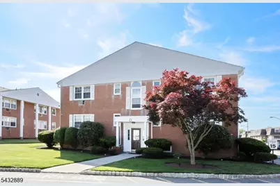 565 Grove St #D-16, Clifton, NJ 07013 - Photo 2