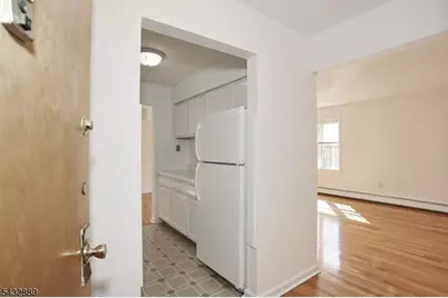 565 Grove St #D-16, Clifton, NJ 07013 - Photo 6