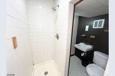10-12 Dover St #1, Newark, NJ 07106 - Photo 8