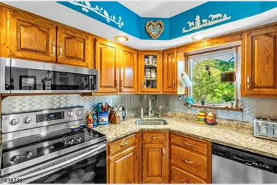 11 Rippling Brook Dr, Vernon, NJ 07422 - Photo 10