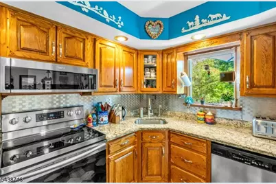 11 Rippling Brook Dr, Vernon, NJ 07422 - Photo 10