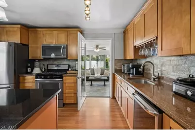 1983 Barnett St, Rahway, NJ 07065 - Photo 6