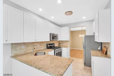 28 Kensington Dr, Randolph Township, NJ 07869 - Photo 10