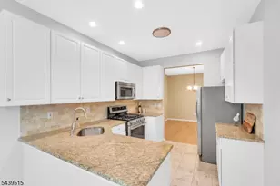 28 Kensington Dr, Randolph Township, NJ 07869 - Photo 10