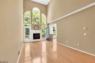 28 Kensington Dr, Randolph Township, NJ 07869 - Photo 4