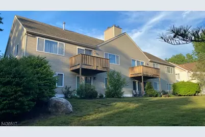 74 Falcon Ridge Way #4, Hamburg, NJ 07419 - Photo 2