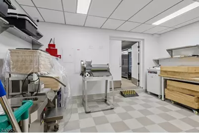 639 S Broad St, Elizabeth, NJ 07202 - Photo 8