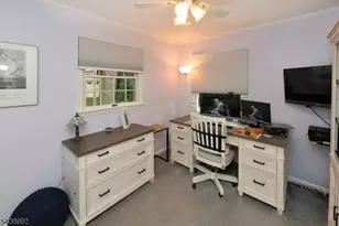 30 Knolls Rd, Bloomingdale, NJ 07403 - Photo 10