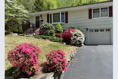 30 Knolls Rd, Bloomingdale, NJ 07403 - Photo 2