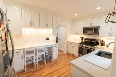 52 Knollwood Ter, Clifton, NJ 07012 - Photo 16
