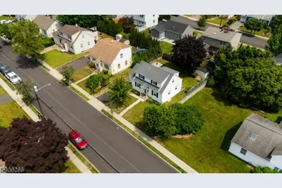 52 Knollwood Ter, Clifton, NJ 07012 - Photo 4