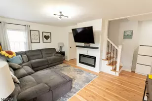 52 Knollwood Terrace, Clifton, NJ 07012 - Photo 6