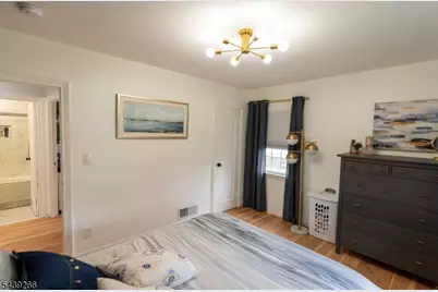 52 Knollwood Ter, Clifton, NJ 07012 - Photo 12