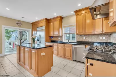 467 Summit Ave, Hackensack, NJ 07601 - Photo 14