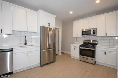 19 Northfield Ave #2R, West Orange Township, NJ 07052 - Photo 4