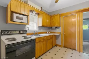 127 Elizabeth St, South Bound Brook Boro, NJ 08880 - Photo 12