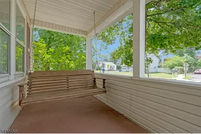 127 Elizabeth St, South Bound Brook Boro, NJ 08880 - Photo 2
