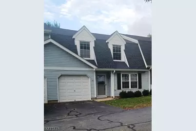 348 Cotswold Pl, Franklin Township, NJ 08873 - Photo 2