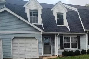 348 Cotswold Pl, Franklin Township, NJ 08873 - Photo 2