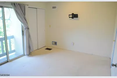 58 Buchanon Ct, West Orange Township, NJ 07052 - Photo 12