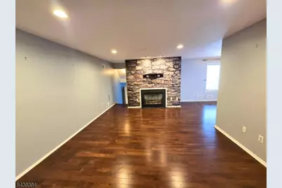 58 Buchanon Ct, West Orange Township, NJ 07052 - Photo 4