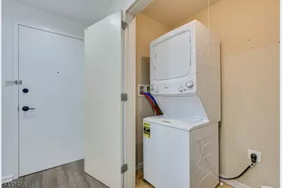 1 Carriage City Plz #1513, Rahway, NJ 07065 - Photo 14