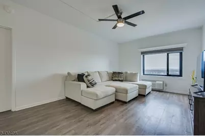 1 Carriage City Plz #1513, Rahway, NJ 07065 - Photo 2