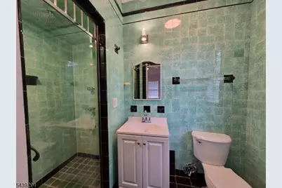 110 Hansbury Ave, Newark, NJ 07112 - Photo 20