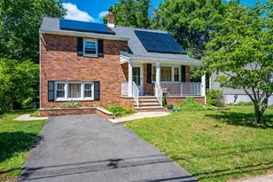 15 Woodmere St, Raritan, NJ 08869 - Photo 2