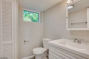 15 Woodmere St, Raritan, NJ 08869 - Photo 8