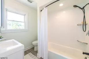 35 Howe Ave, Montclair, NJ 07042 - Photo 32