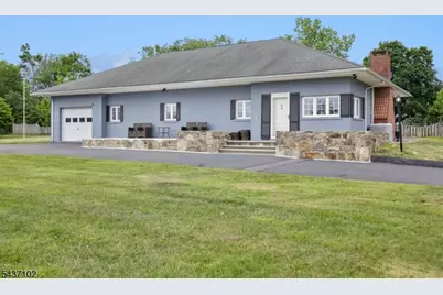52 Charlestown Rd, Hampton Boro, NJ 08827 - Photo 2
