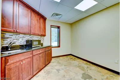 148 Hamburg Tpke, Bloomingdale, NJ 07403 - Photo 8