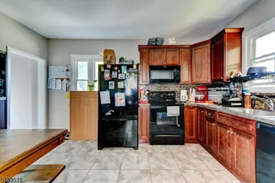 148 Hamburg Tpke, Bloomingdale, NJ 07403 - Photo 14
