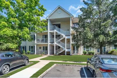 19 Amethyst Way #19, Franklin Township, NJ 08823 - Photo 4
