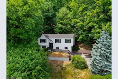 12 Fairway Trl, Sparta Township, NJ 07871 - Photo 2