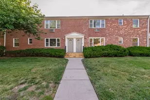 42 York Dr, Edison Twp., NJ 08817 - Photo 2