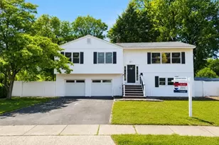 31 Shearn Dr, Middlesex, NJ 08846 - Photo 1