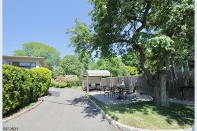 39 N Mountain Ave #9, Montclair, NJ 07042 - Photo 12