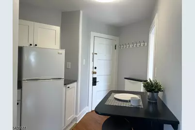 39 N Mountain Ave #9, Montclair, NJ 07042 - Photo 8