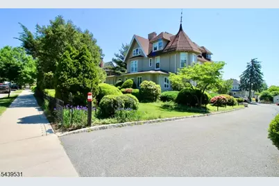 39 N Mountain Ave #9, Montclair, NJ 07042 - Photo 1
