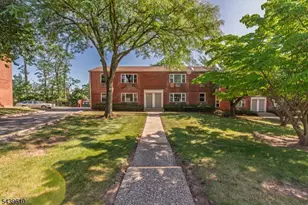 93 Fox Rd, Edison Twp., NJ 08817 - Photo 2